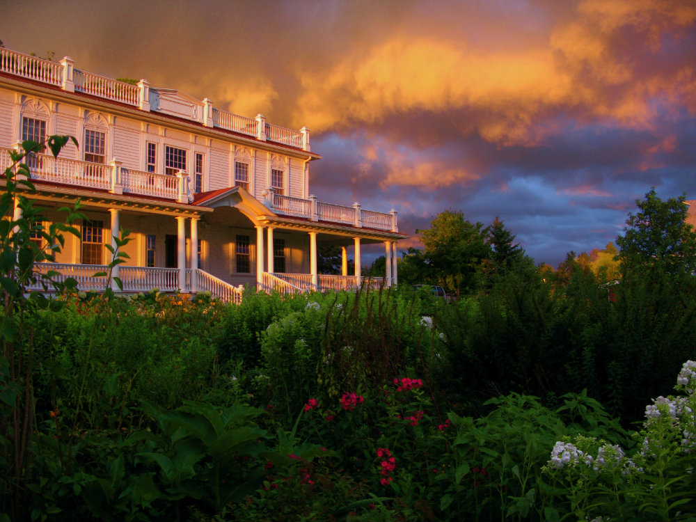 1_Beekman_Boys_House_with_flowers.jpg