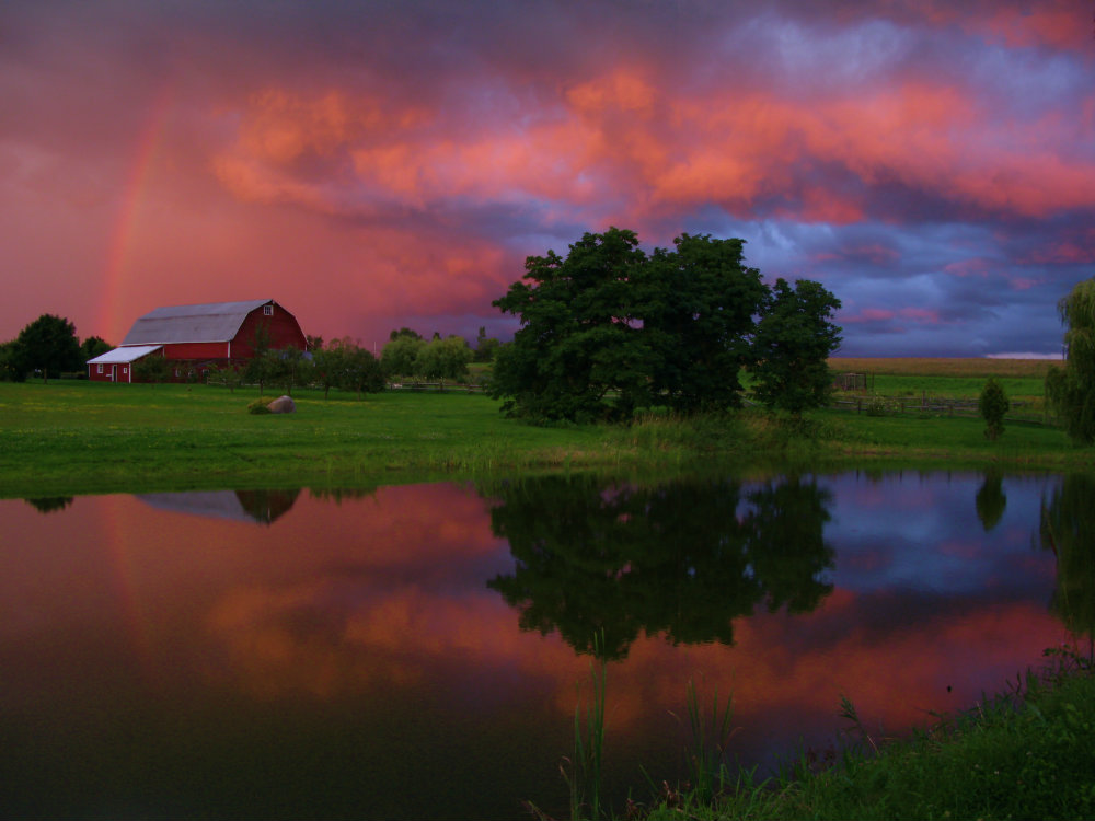 1_Beekman_boys_barn_at_dusk.jpg