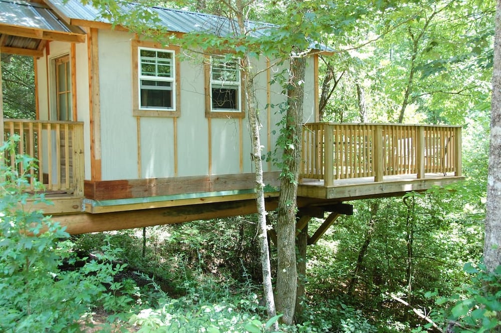 Off Grid Treehouse Rental