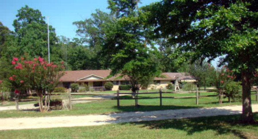 Hobby-Farm_Flood_Family_Home.jpg