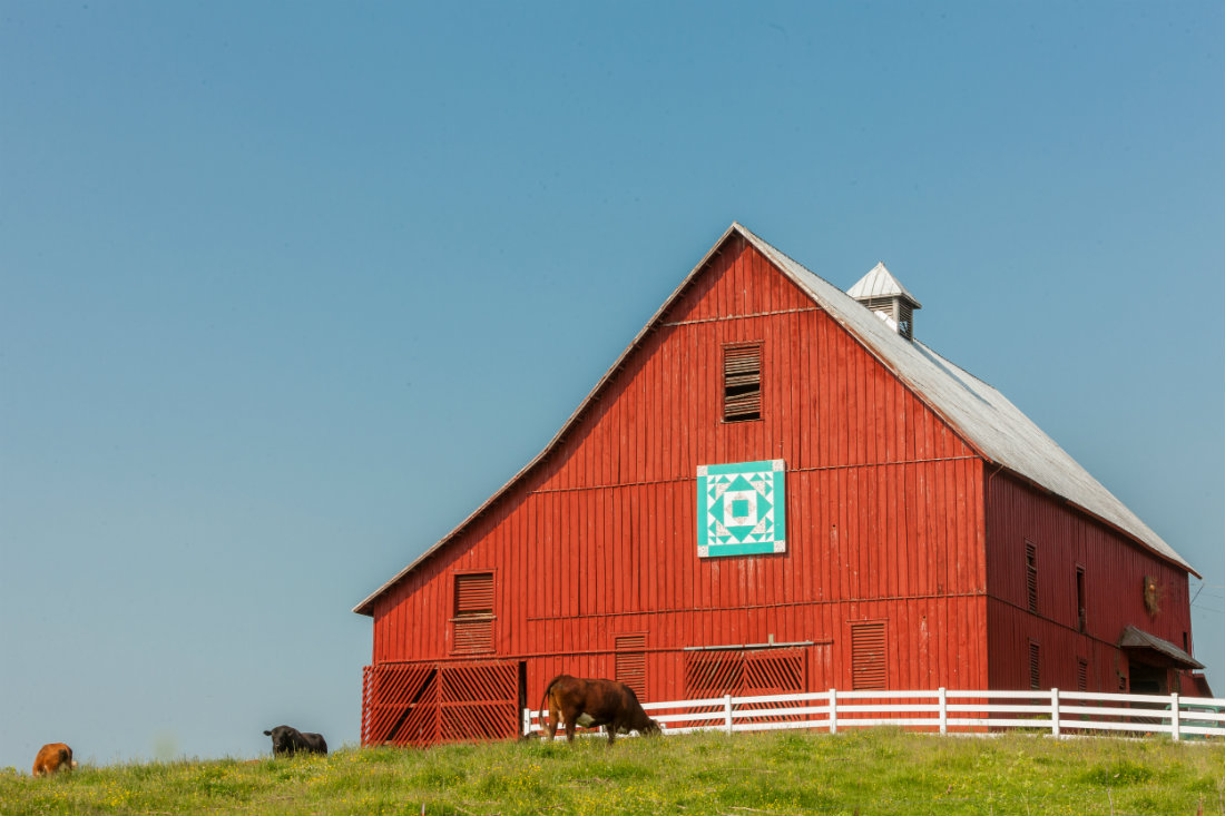 Red_Quilt_Barn_Tenn_1100.jpg
