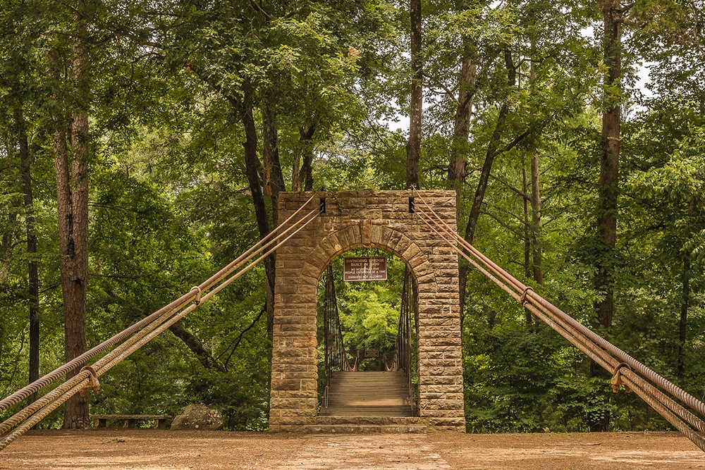 Swinging_Bridge.jpg